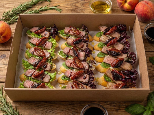 Bruschetta Box with roast beef and sun-dried tomatoes