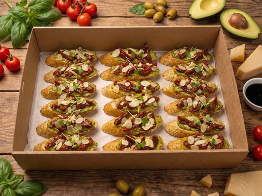 Bruschetta Box with pesto, sun-dried tomatoes and almond slices